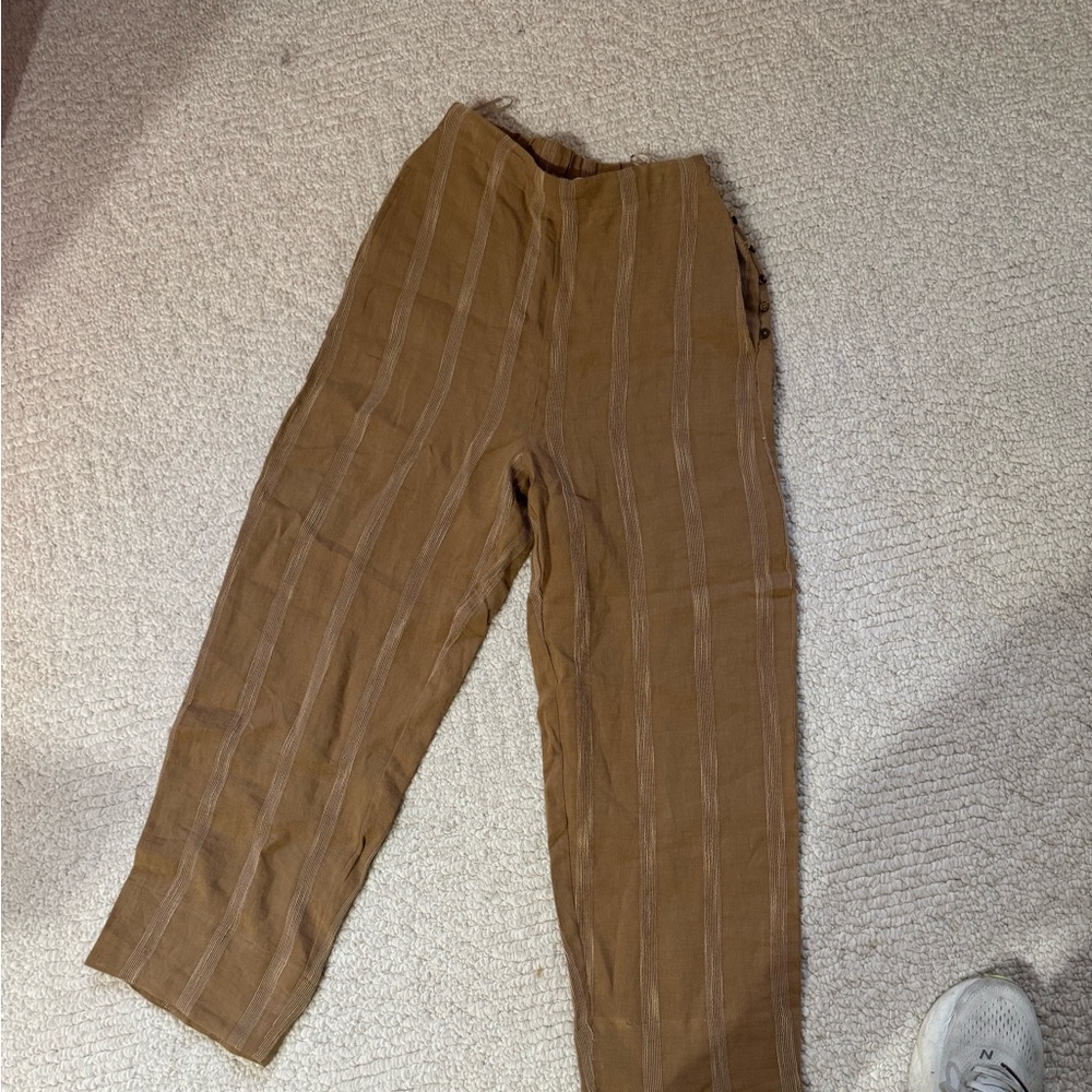 Native One pants. Size small. NWT